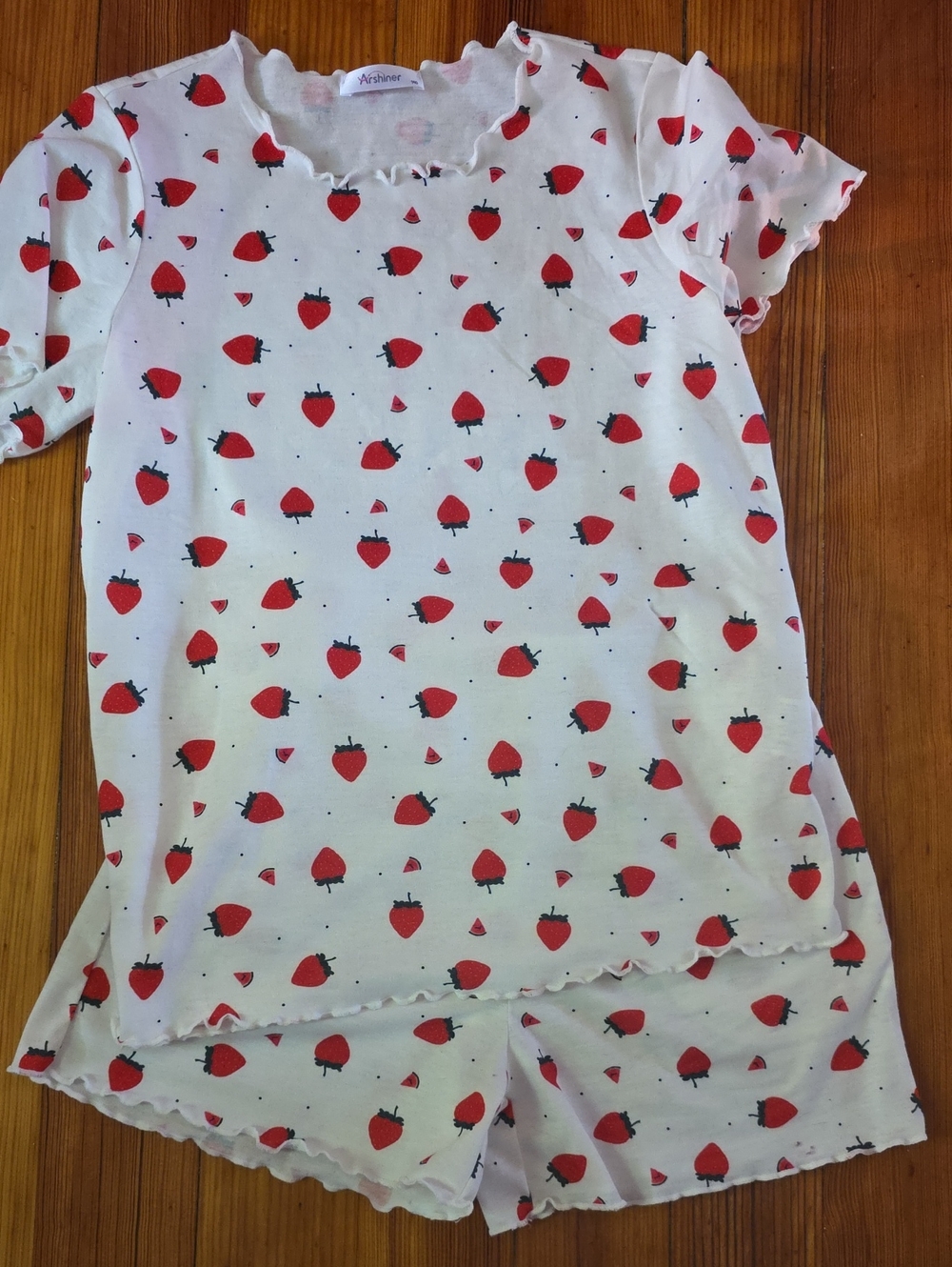 Arshiner Kids White Strawberry-Print Pajama Set
